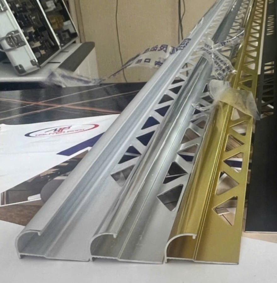 Nẹp nhôm tròn YC10