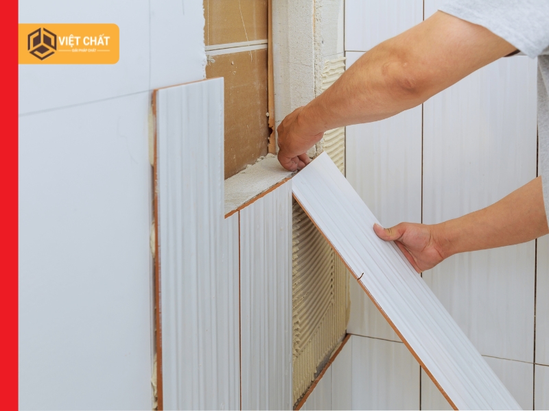 Giải pháp thi công gạch ốp tường nhà tắm chuẩn kỹ thuật, bền đẹp lâu dài